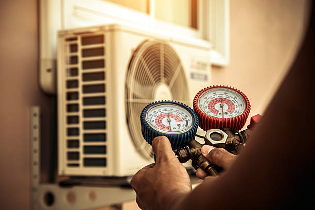 Professional Hvac technician working in New Castle, DE